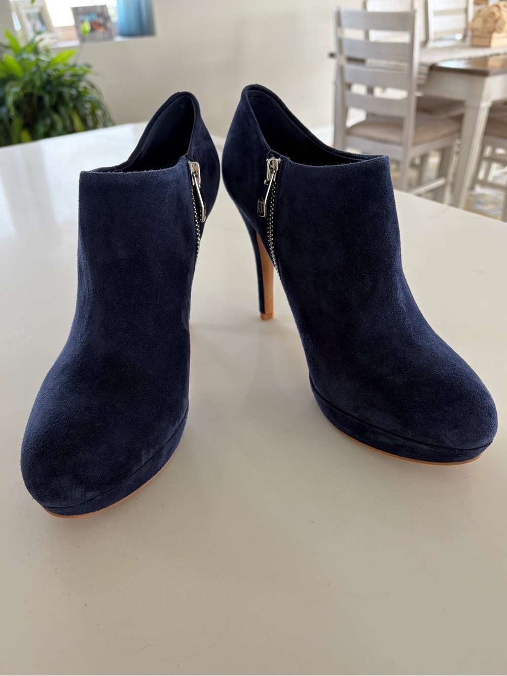 Vince Camuto Navy Blue Suede Platform Stiletto Booties Heeled Boots Size 9M